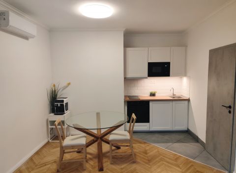 Eladó Lakás 1135 Budapest 13. kerület , BÉKE TÉRNÉL, ERKÉLYES, FELÚJÍTOTT,2 SZOBÁS LAKÁS