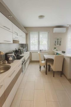Eladó Lakás 1048 Budapest 4. kerület , Bőröndös utca