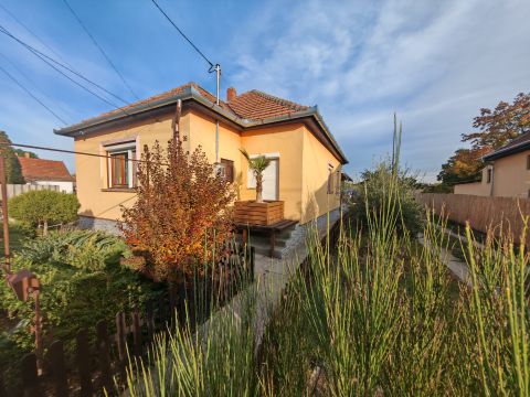 Eladó Ház 2766 Tápiószele 