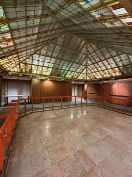 Eladó Üzlethelyiség 1054 Budapest 5. kerület Lipótváros központján   1100 nm-es üzlethelyiség eladó!