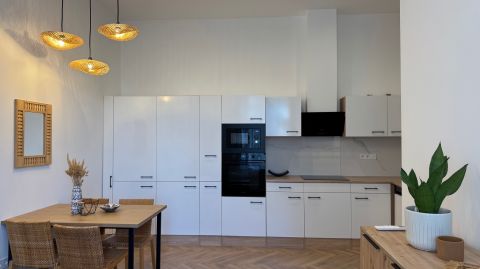 Kiadó Lakás 4025 Debrecen Belvárosban, gyönyörűen felújított 2 szobás lakás KIADÓ!