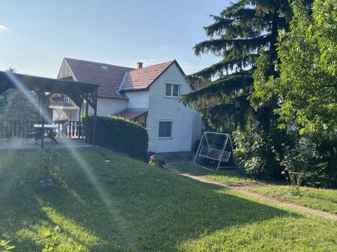 Eladó Ház 9400 Sopron , Felsőlőverekben Panorámás, 3 lakásos családi ház Eladó!