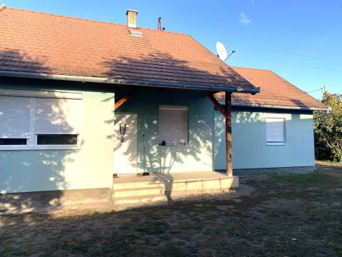 Eladó Ház 2344 Dömsöd , Dömsöd víztorony