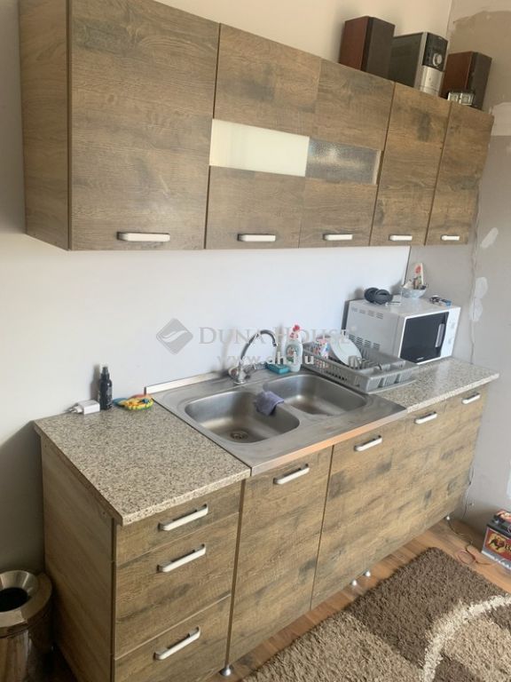 4501 Kemecse , Kemecse központi részén. — 1/10