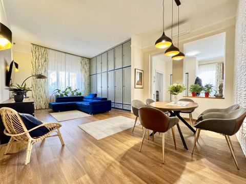 Eladó Ház 1183 Budapest 18. kerület , Erzsébettelepen egyedi felújítású, napelemes családi ház