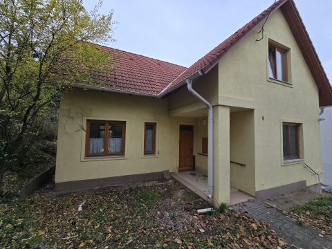 Eladó Ház 2030 Érd Domboldalban panorámával és galériával