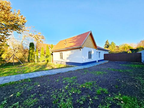 Eladó Ház 2132 Göd , Felsőgöd központi részén