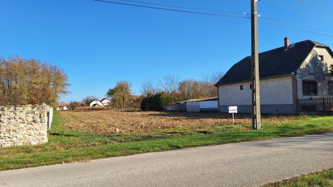 Eladó Telek 3359 Tenk 