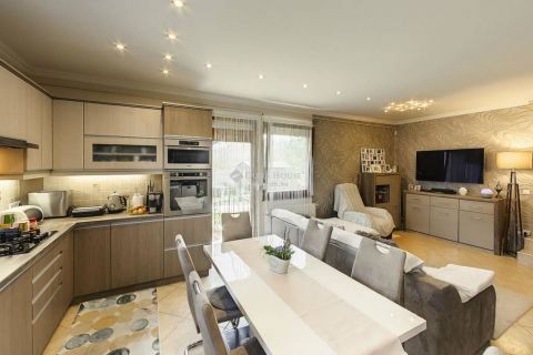 Eladó Ház 6044 Kecskemét , Úrihegyben csendes övezetben nappali plusz 2 szobás ház 