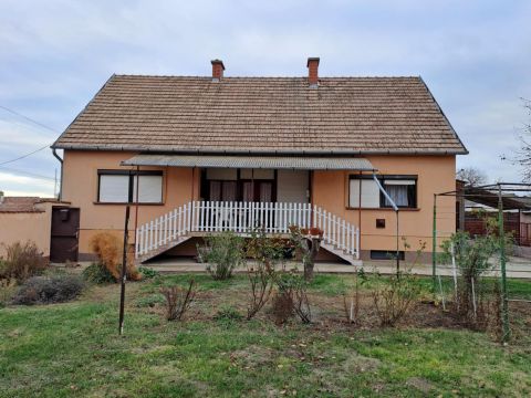 Eladó Ház 6453 Bácsbokod , Csendes utcában