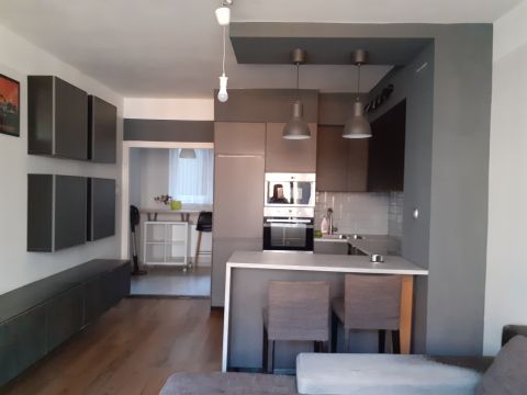 Eladó Lakás 1111 Budapest 11. kerület Bartók Béla úton emeleti világos 2szobás lodzsás lakás