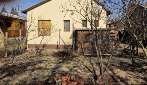 Eladó Ház 6065 Lakitelek Lakitelek-Tőserdőn hétvégi ház eladó