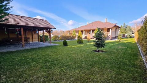 Eladó Ház 2317 Szigetcsép 