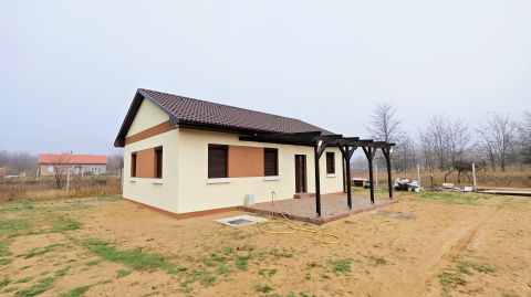 Eladó Ház 6000 Kecskemét Szarkás