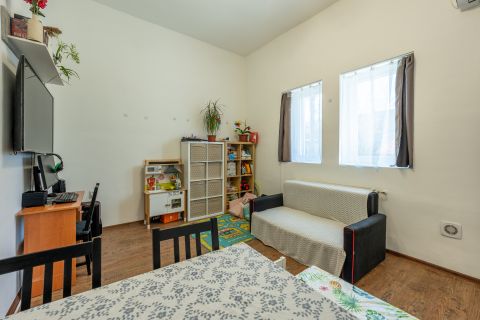 Eladó Lakás 2040 Budaörs 