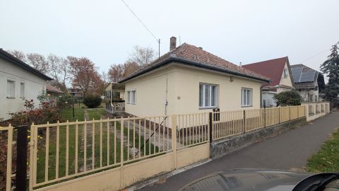 Eladó Ház 8630 Balatonboglár , Balatonpart 5 perc gyalog ! 