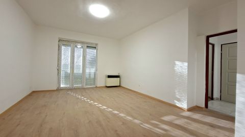 Eladó Lakás 7300 Komló 