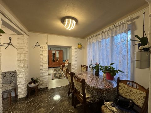 Eladó Ház 6000 Kecskemét , Muszályban 2 és fél szobás szép állapotú családi ház