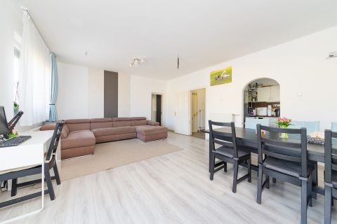 Eladó Lakás 2145 Kerepes 