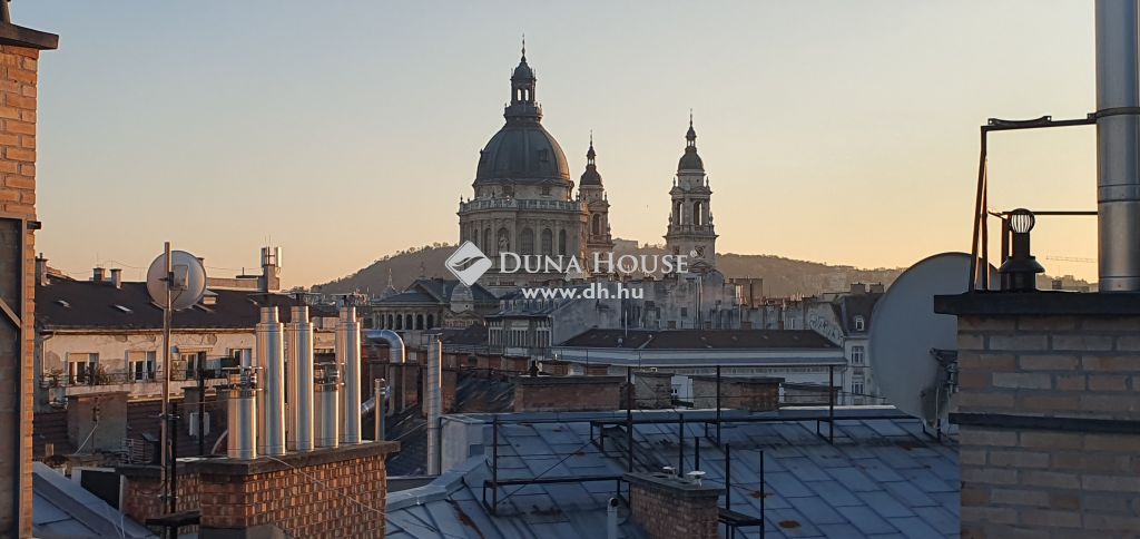 1066 Budapest 6. kerület , Elegáns penthouse lakás kilátással a Bazilikára eladó! — 1/20