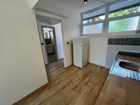 Kiadó Lakás 6000 Kecskemét FULL FELÚJÍTOTT lakás a Petőfi Sándor utcában!