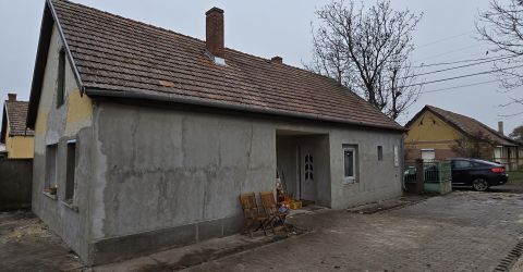 Eladó Ház 2433 Sárosd Csendes helyen