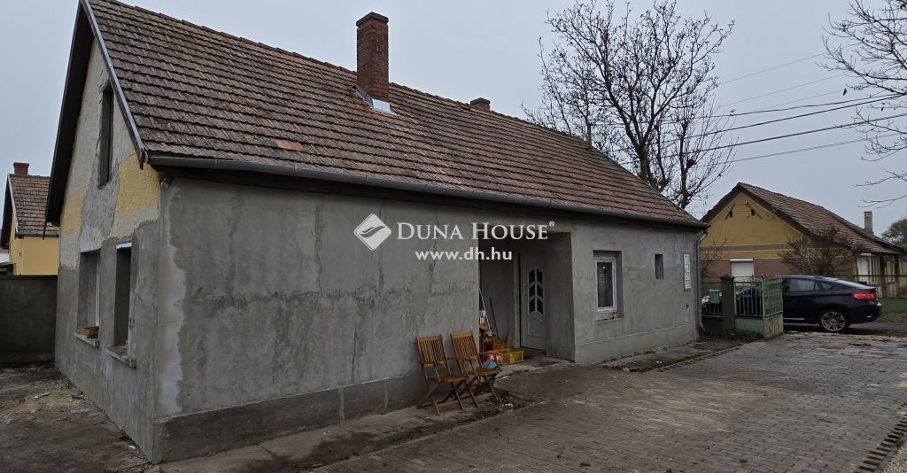2433 Sárosd , Csendes helyen — 1/16