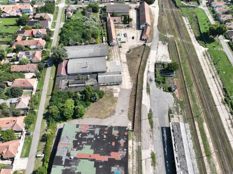 Eladó Ipari 6440 Jánoshalma , Központhoz közel