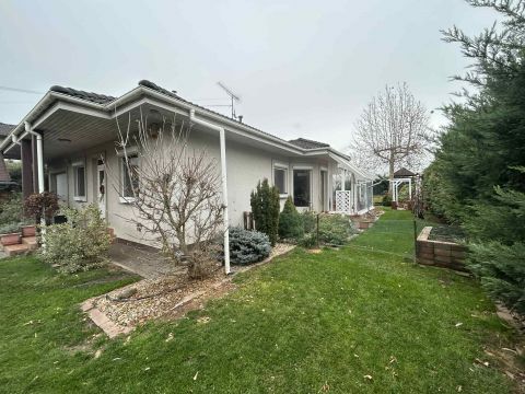 Eladó Ház 2220 Vecsés , Hotel Stáció közelében