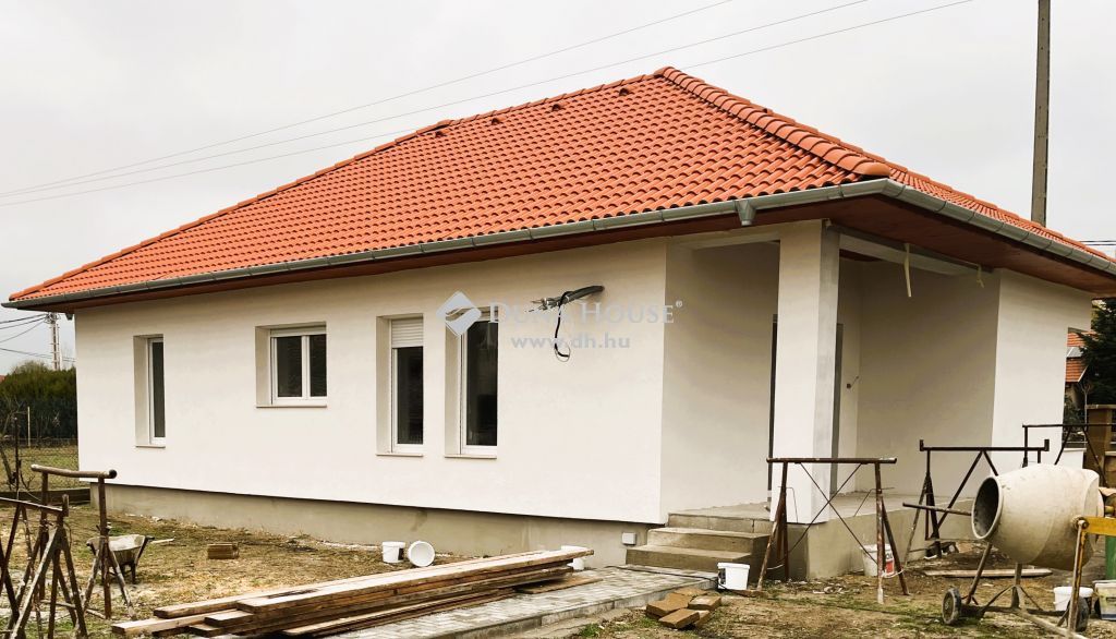 2347 Bugyi , Önálló újépítésű családi ház — 1/3