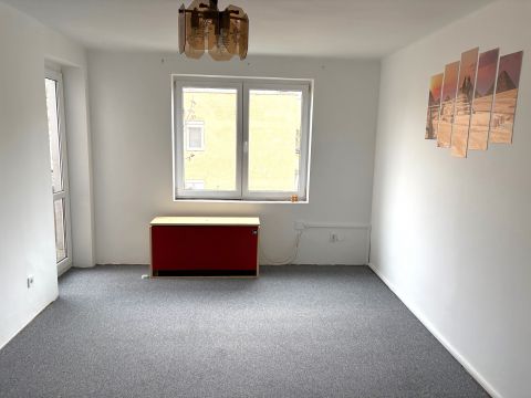 Eladó Lakás 2500 Esztergom 