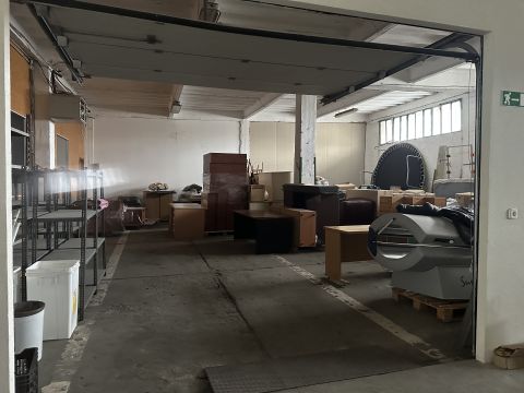 Kiadó Tároló/Raktár 4400 Nyíregyháza , Prága utca