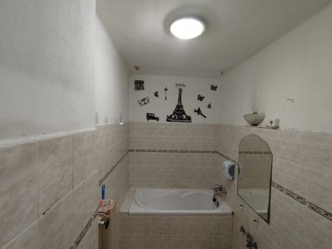 Eladó Lakás 2800 Tatabánya 