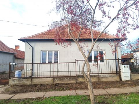 Eladó Ház 5920 Csorvás 