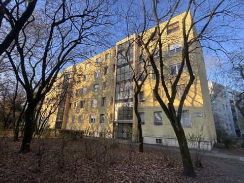 Eladó Lakás 1098 Budapest 9. kerület , Pöttyös utcai metróhoz közel, szigetelt ház, 54 nm, 2 szoba 