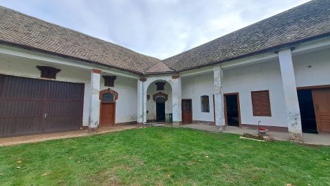 Eladó Ház 7783 Majs 