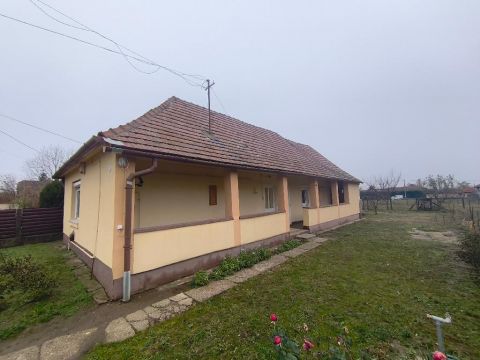 Eladó Ház 2454 Iváncsa , 2454 Iváncsa, csendes