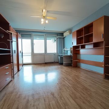 Eladó Lakás 6000 Kecskemét , Kecskeméten a Március 15 utcán szép lakás eladó !! 