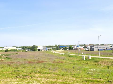 Eladó Telek 2100 Gödöllő Összközműves ipari telkek