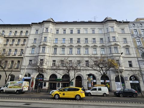 Eladó Lakás 1085 Budapest 8. kerület , Több lakássá alakítható 
