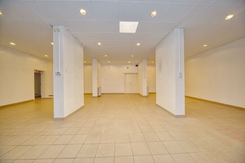 Kiadó Üzlethelyiség 1196 Budapest 19. kerület , Vas Gereben utca