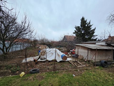 Eladó Telek 2030 Érd , SAROKTELEK VÍZZEL, VILLANNYAL, CSATORNÁVAL