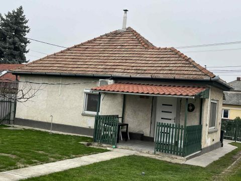 Eladó Ház 2318 Szigetszentmárton 