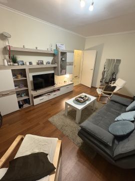 Kiadó Lakás 7633 Pécs , Orvosi egyetemnél 2 szobás felújított lakás