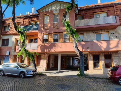 Kiadó Lakás 6000 Kecskemét 