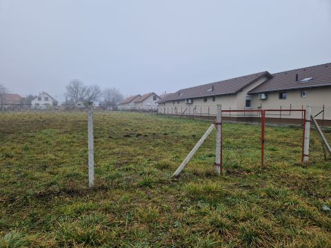 Eladó Telek 2200 Monor Monor csendes részén 1111 m2 építési telek eladó