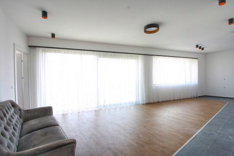 Kiadó Iroda 1024 Budapest 2. kerület 