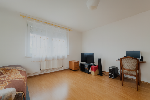 Eladó Lakás 1186 Budapest 18. kerület Gloriett-lakótelepen 3. emeleti lakás