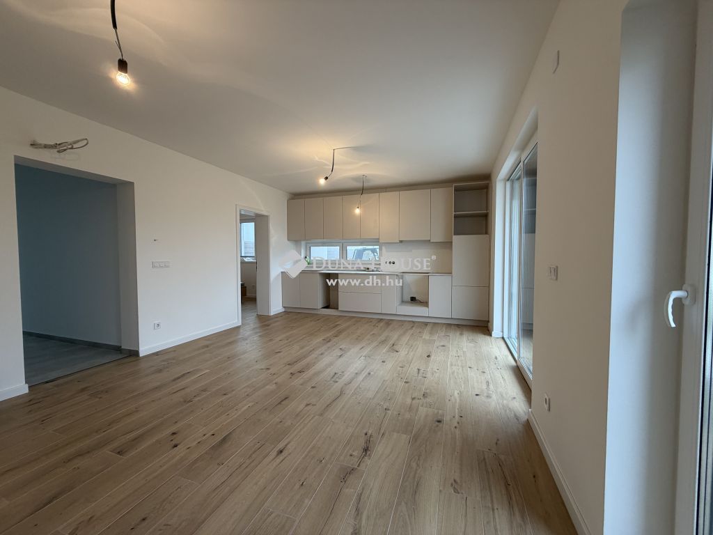 8230 Balatonfüred , Partközeli lakás — 1/13