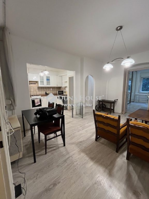 7621 Pécs — 1/12